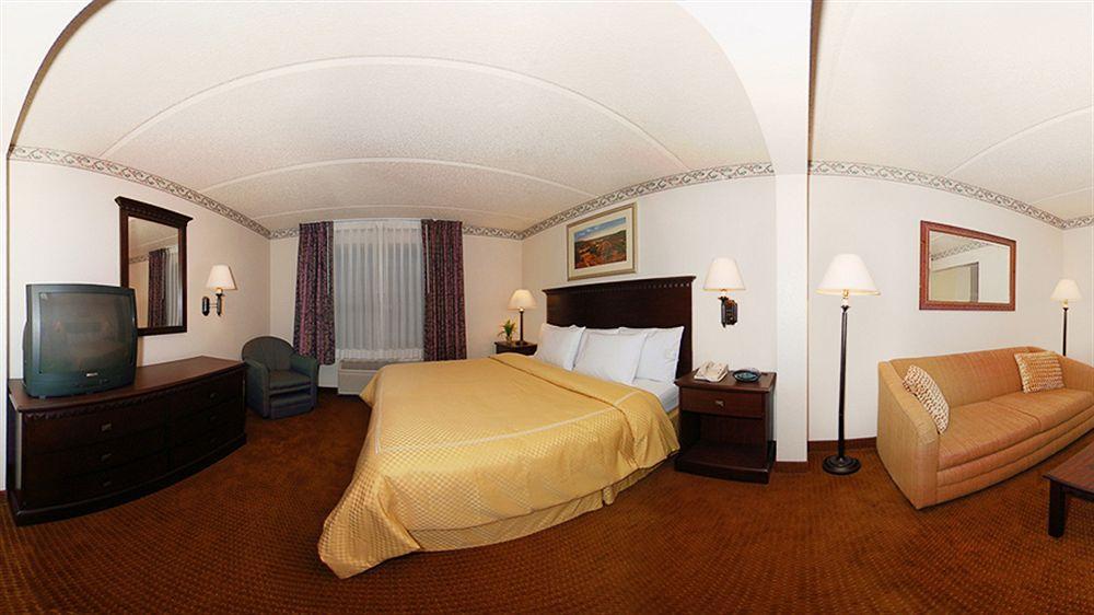 Comfort Suites Austin Airport Екстер'єр фото