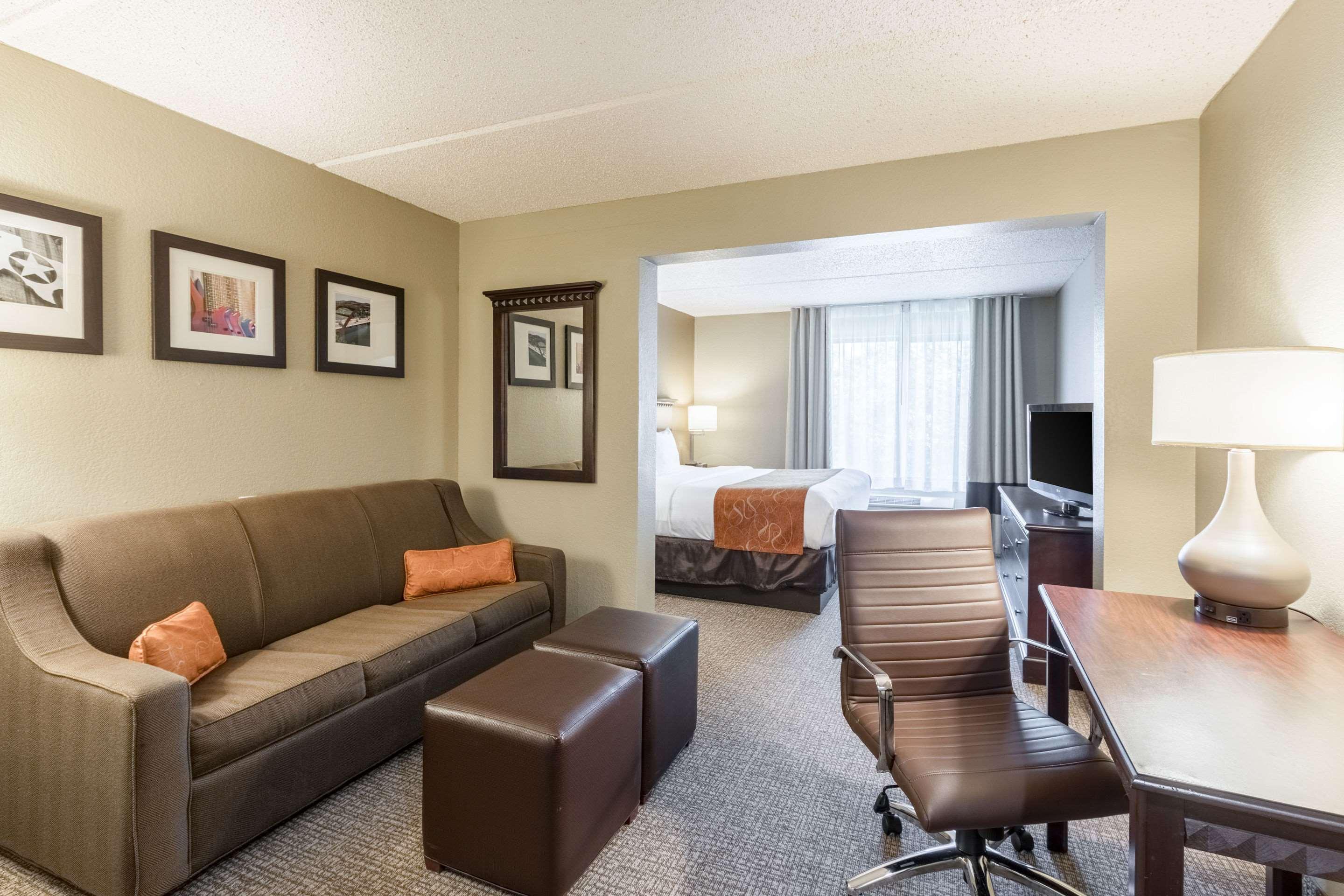 Comfort Suites Austin Airport Екстер'єр фото
