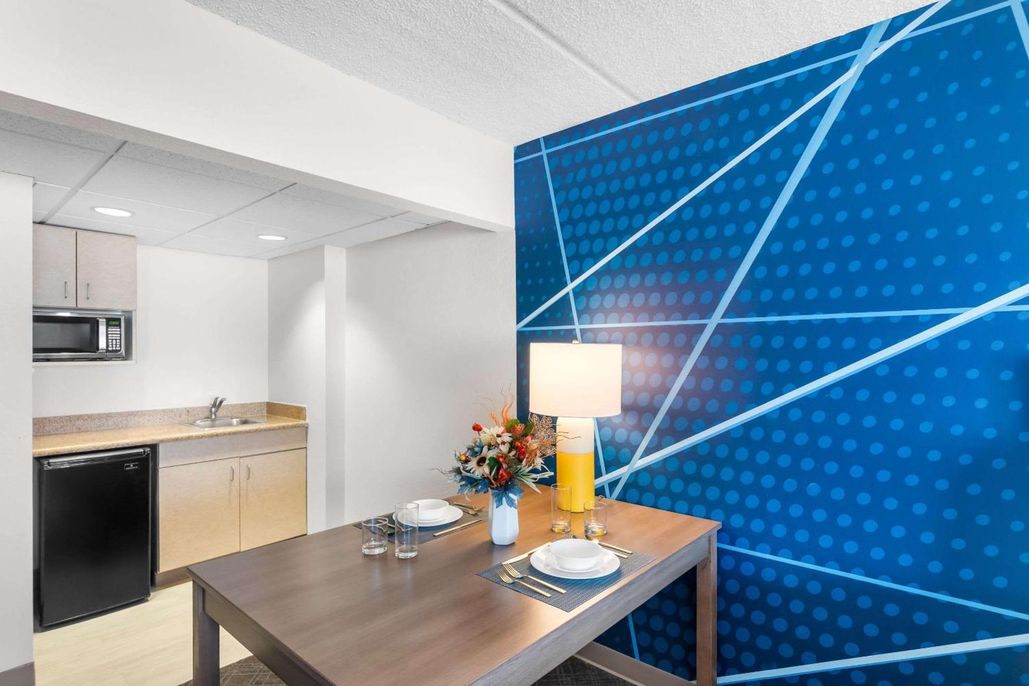 Comfort Suites Austin Airport Екстер'єр фото