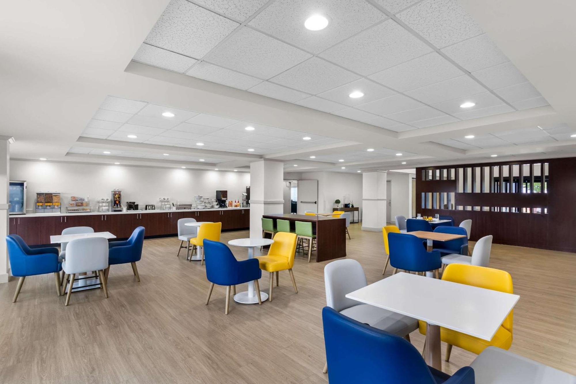 Comfort Suites Austin Airport Екстер'єр фото