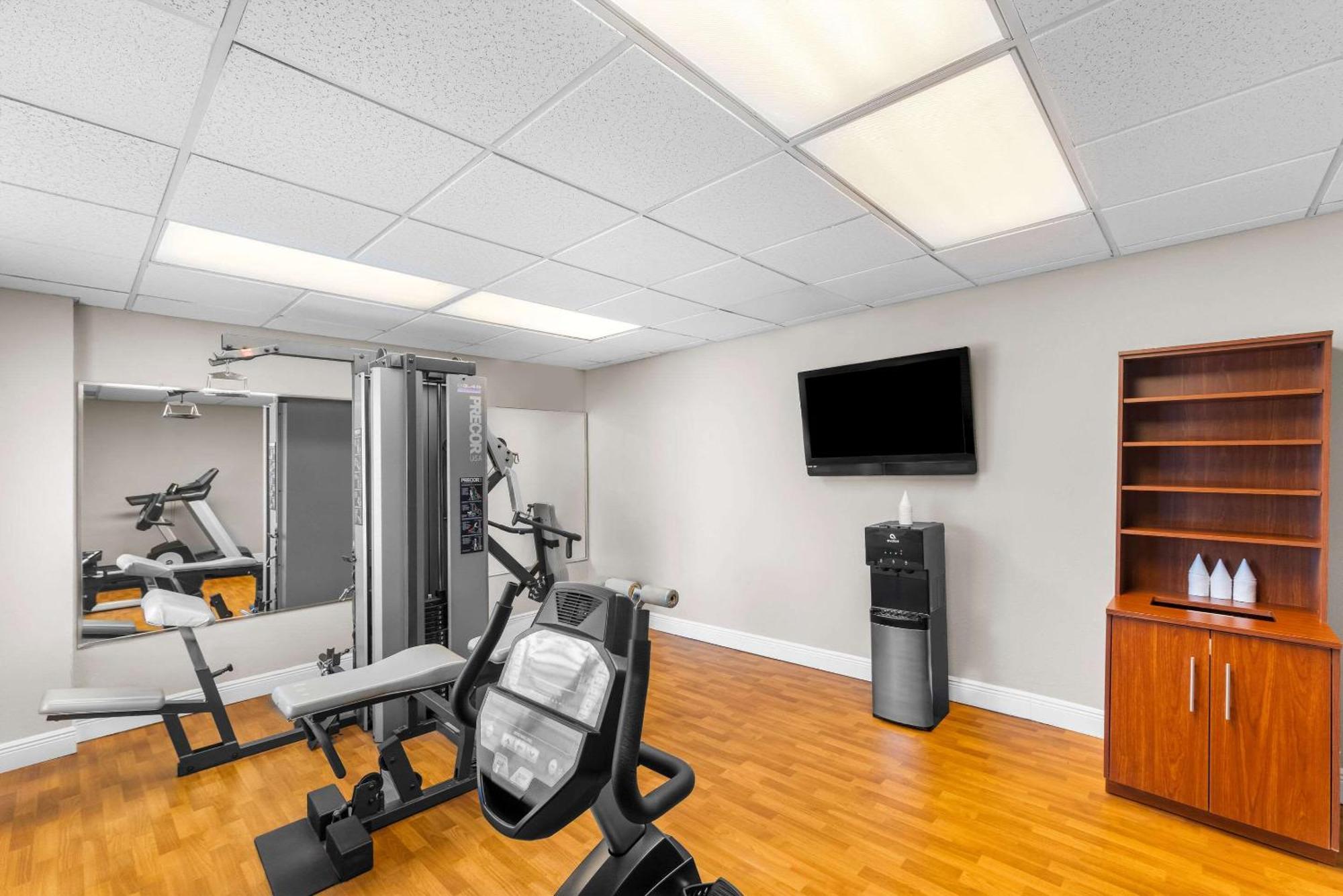 Comfort Suites Austin Airport Екстер'єр фото