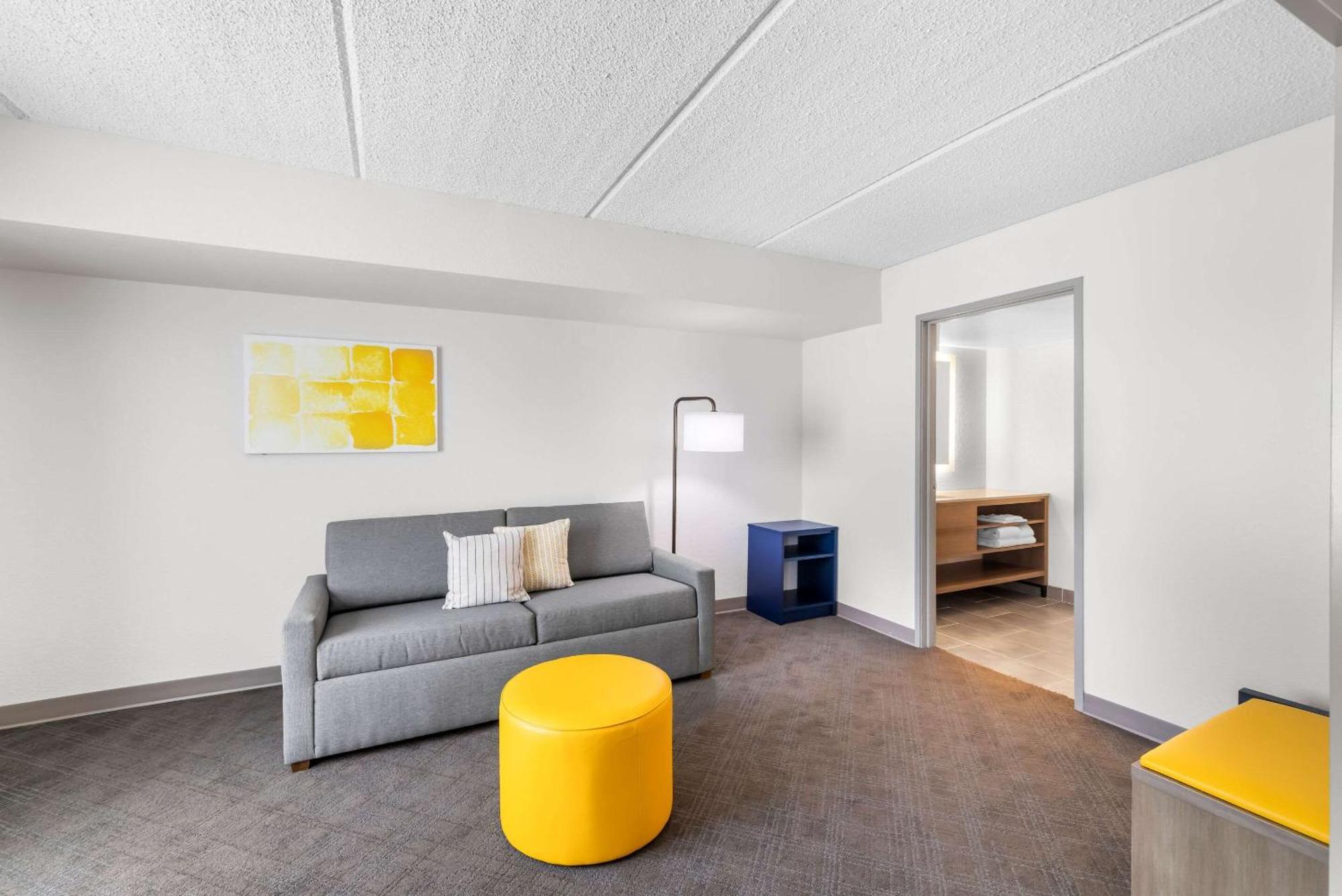 Comfort Suites Austin Airport Екстер'єр фото