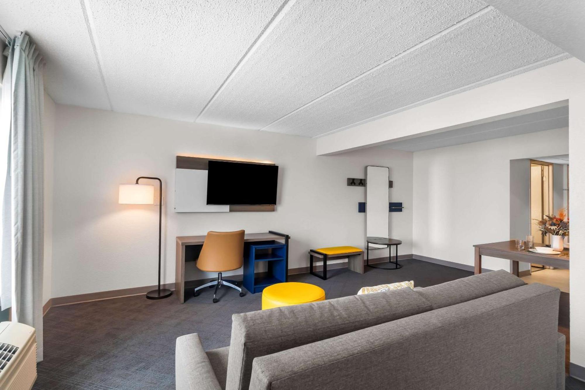 Comfort Suites Austin Airport Екстер'єр фото